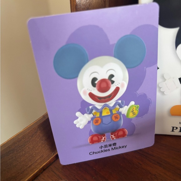 Disney Popmart Disney Mickey Remixed: Mickey Meets Pixar Chuckles - Picture 2 of 4